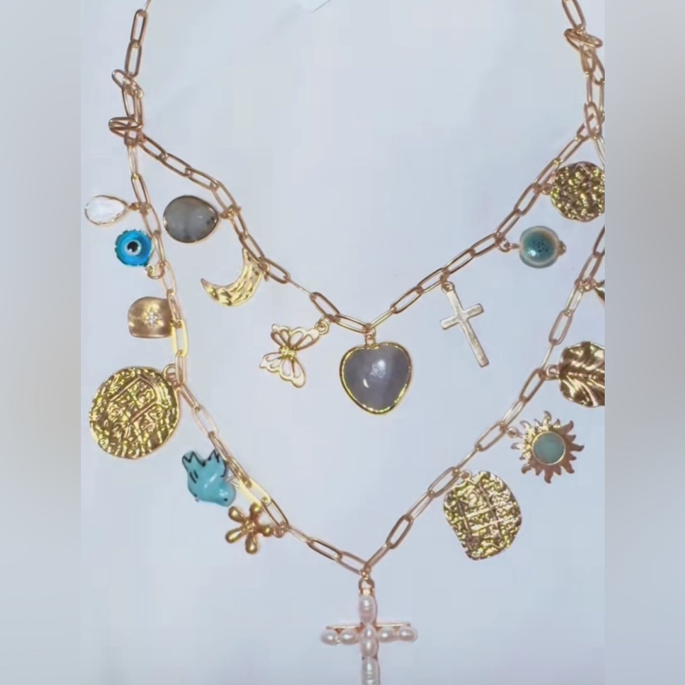 NWOT ⚜️🩶⚜️ ATTERRI Gorgeous Multi Charm Two Layered Necklace - Picture 3 of 12